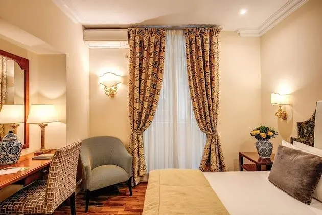 Basic Tek Büyük Yataklı Oda