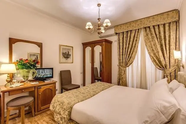 Basic Tek Büyük Yataklı Oda