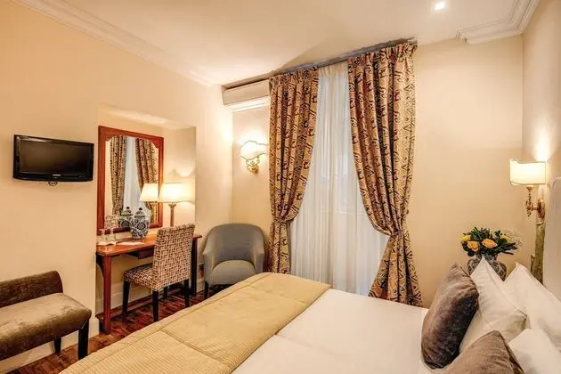 Basic Tek Büyük Yataklı Oda