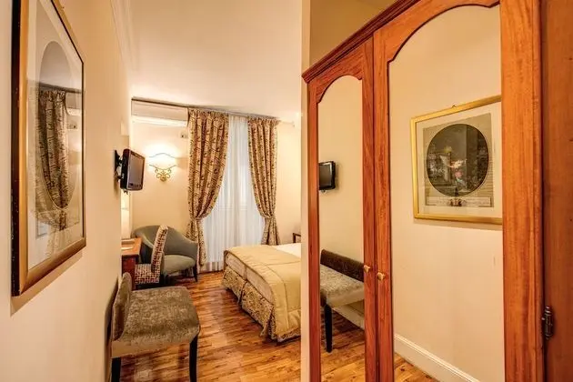 Basic Tek Büyük Yataklı Oda