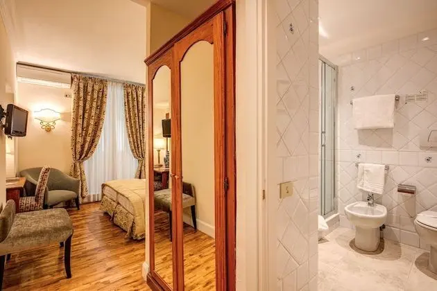 Basic Tek Büyük Yataklı Oda