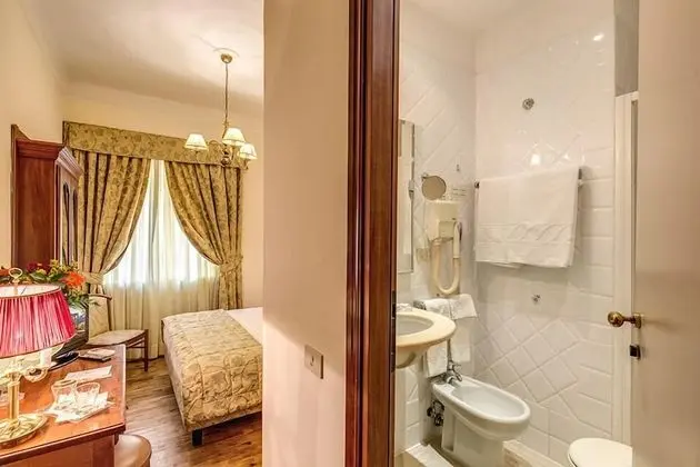 Basic Tek Büyük Yataklı Oda