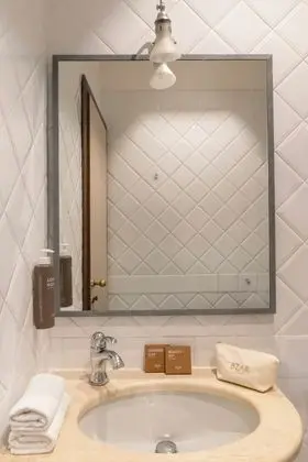Basic Tek Büyük Yataklı Oda