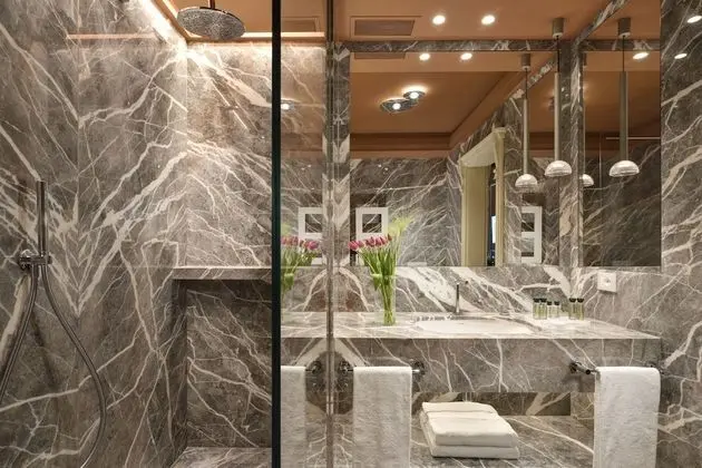 Deluxe Oda, Balkon, Göl Manzaralı
