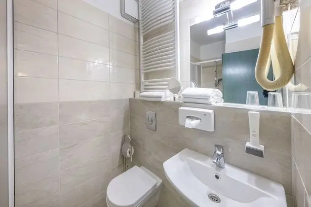 Standard Tek Büyük Yataklı Oda