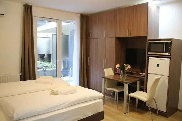Stüdyo (studio for 2)