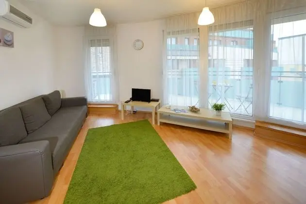 Standard Apart Daire, Teras, Şehir Manzaralı