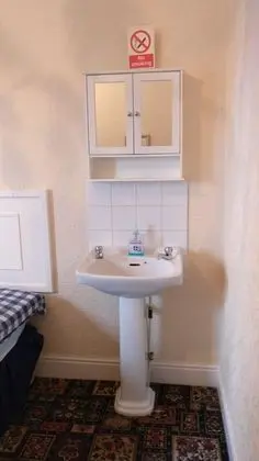 Tek Kişilik Oda, Ortak Banyo