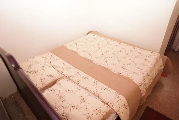 Basic Tek Büyük Yataklı Oda