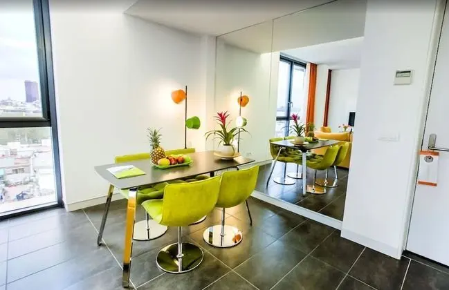 Superior Apart Daire, 2 Yatak Odası, Mutfak, Şehir Manzaralı