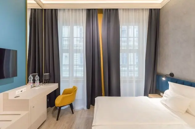 Comfort Tek Büyük veya İki Ayrı Yataklı Oda