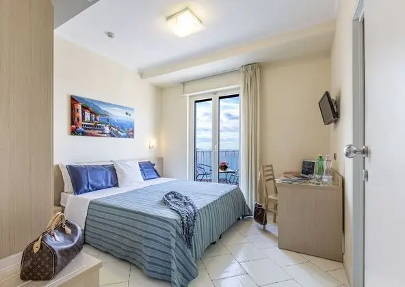 Deluxe Tek Büyük veya İki Ayrı Yataklı Oda, Deniz Manzaralı
