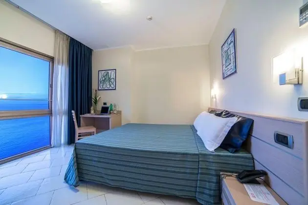 Deluxe Tek Büyük veya İki Ayrı Yataklı Oda, Deniz Manzaralı