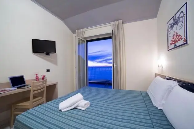 Deluxe Tek Büyük veya İki Ayrı Yataklı Oda, Deniz Manzaralı