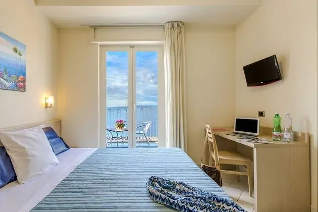 Deluxe Tek Büyük veya İki Ayrı Yataklı Oda, Deniz Manzaralı