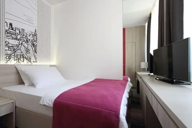 Economy Tek Büyük Yataklı Oda