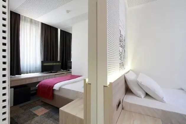 Standard Tek Büyük veya İki Ayrı Yataklı Oda, Şehir Manzaralı