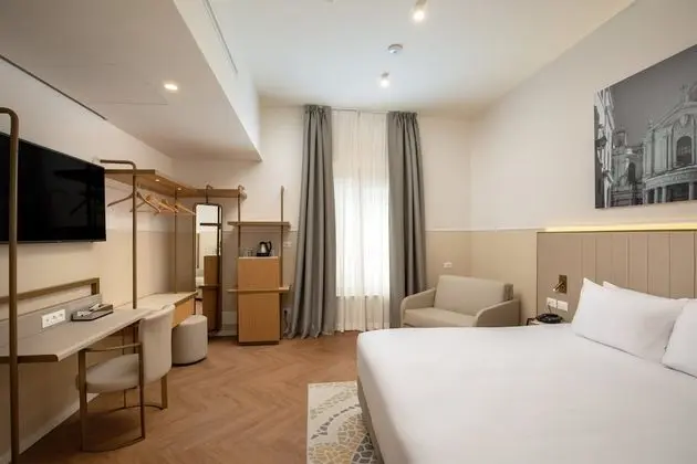 King Room, 1 En Büyük (King) Boy Yatak ve Çekyat