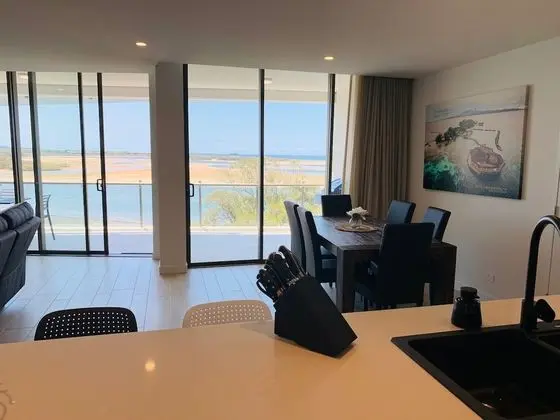 Luxury Apart Daire, 2 Yatak Odası, Denize Sıfır