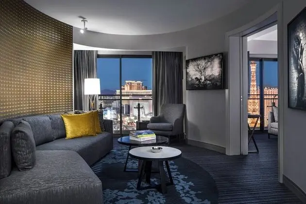 Terrace Suite Fountain View