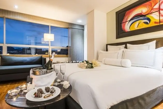 Premium Tek Büyük Yataklı Oda