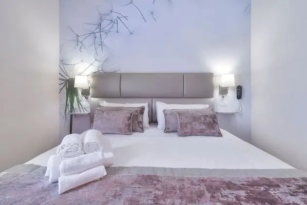 Classic Tek Büyük veya İki Ayrı Yataklı Oda