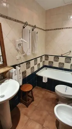 Büyük Yataklı Tek Kişilik Oda