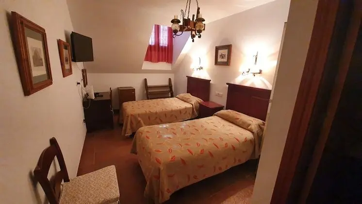 Tek Büyük veya İki Ayrı Yataklı Oda (Interior)