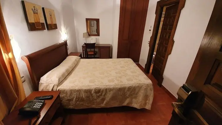 Tek Büyük veya İki Ayrı Yataklı Oda (Interior)