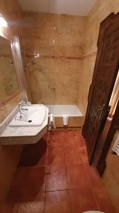 Tek Büyük veya İki Ayrı Yataklı Oda, Şehir Manzaralı