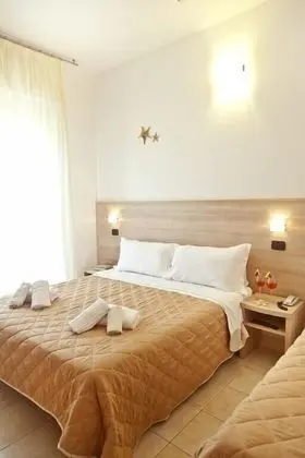 Üç Kişilik Oda