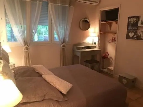 Tek Büyük Yataklı Oda (Les Flamands Roses)