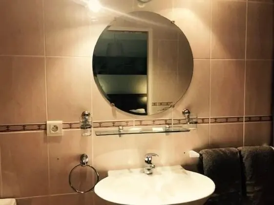 Tek Büyük Yataklı Oda (Les Salines)