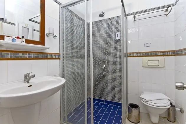 Standard Üç Kişilik Oda