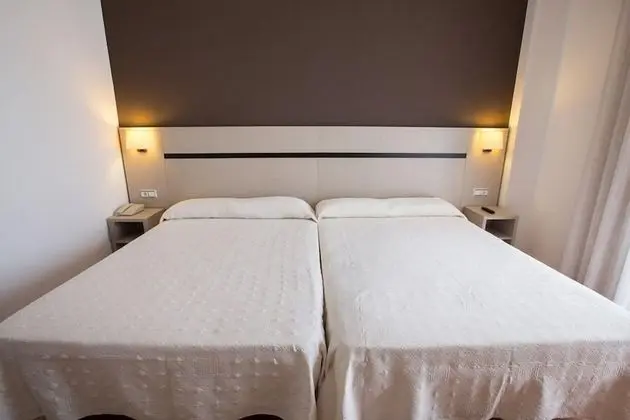 Habitación individual con balcón