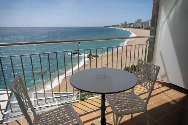 Superior Tek Büyük Yataklı Oda, Teras, Deniz Manzaralı (Renovada)