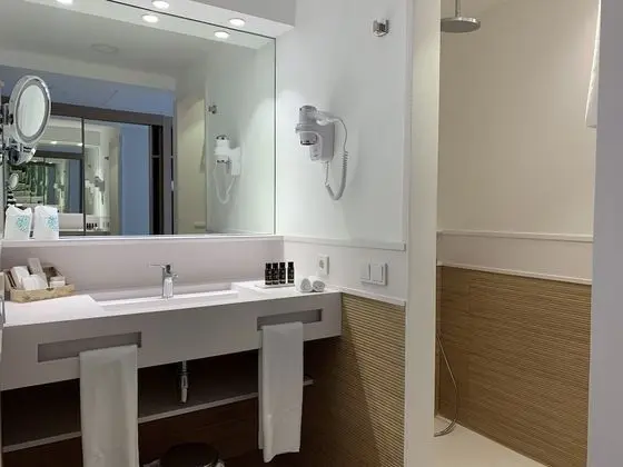 Superior Tek Büyük Yataklı Oda, Teras, Deniz Manzaralı (Renovada)