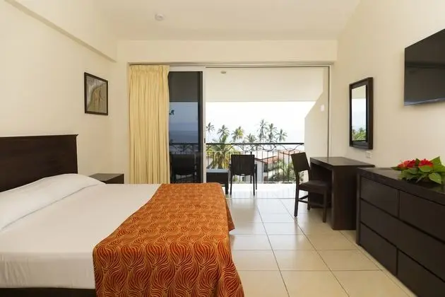 Deluxe Oda, 1 En Büyük (King) Boy Yatak, Balkon, Havuz Manzaralı