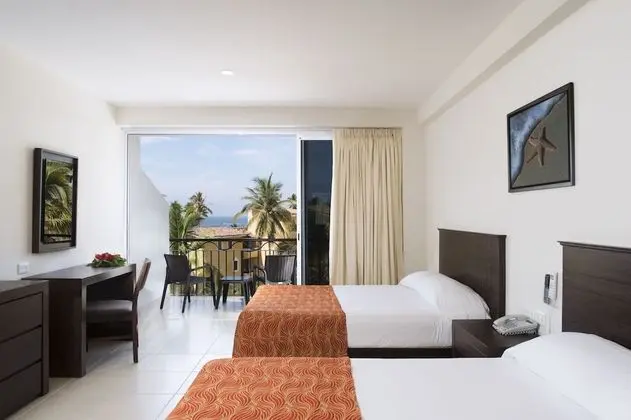Deluxe Oda, Balkon, Havuz Manzaralı