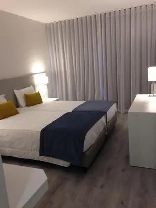 Büyük Yataklı Tek Kişilik Oda