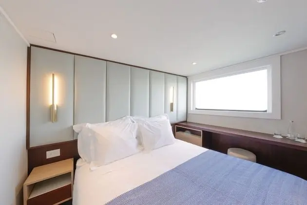 City Tek Büyük Yataklı Oda