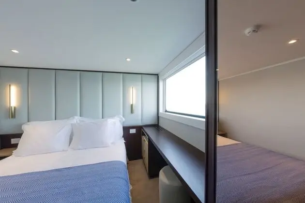 City Tek Büyük Yataklı Oda