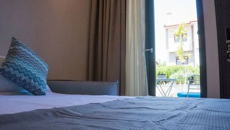 Standard Tek Büyük Yataklı Oda