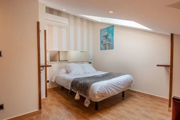 Stüdyo, Deniz Manzaralı (Abuhardillado / Acceso Escaleras)