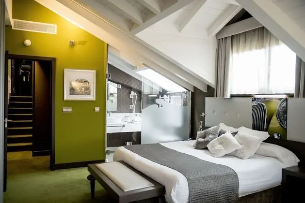 Junior Süit, Jakuzi