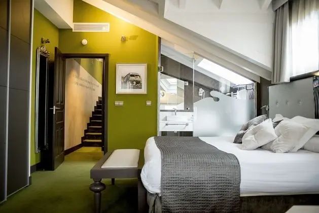 Junior Süit, Jakuzi