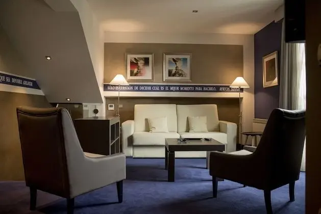 Junior Süit, Jakuzi