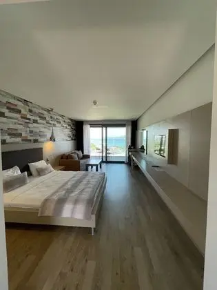 Deluxe Suit
