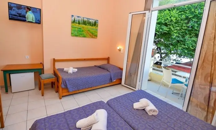 Üç Kişilik Oda, Deniz Manzaralı