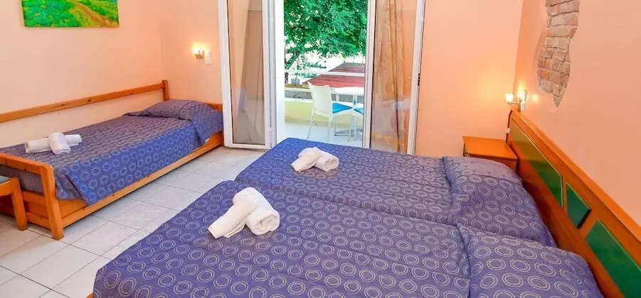 Üç Kişilik Oda, Deniz Manzaralı
